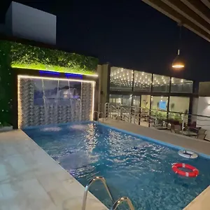 احجز هنا